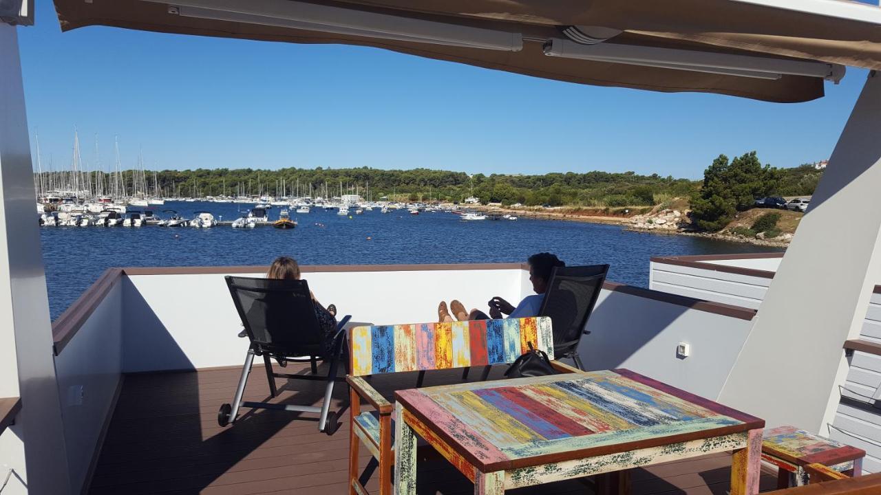 House Boat - Floating House Sofia Ξενοδοχείο Πούλα Εξωτερικό φωτογραφία