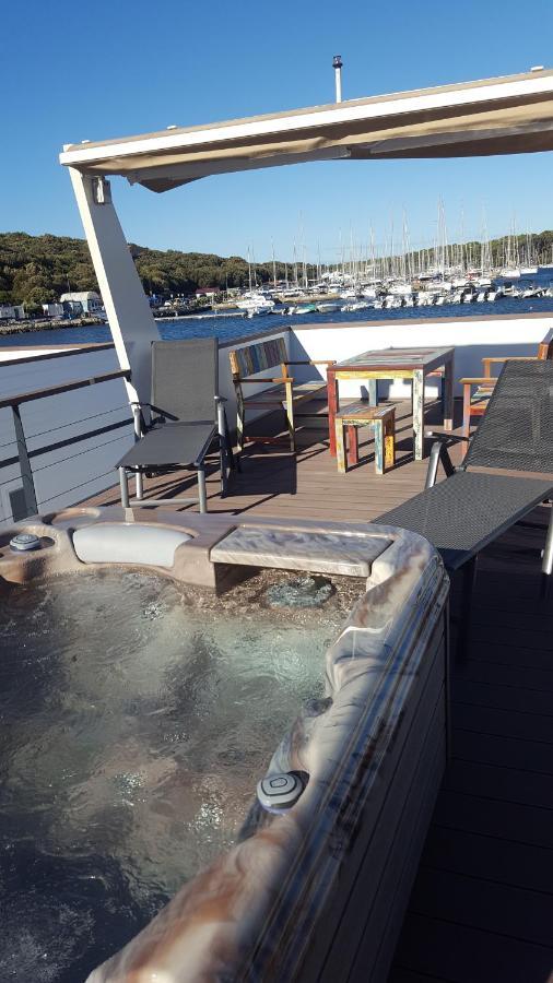 House Boat - Floating House Sofia Ξενοδοχείο Πούλα Εξωτερικό φωτογραφία