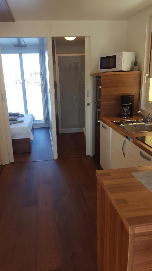 House Boat - Floating House Sofia Ξενοδοχείο Πούλα Εξωτερικό φωτογραφία