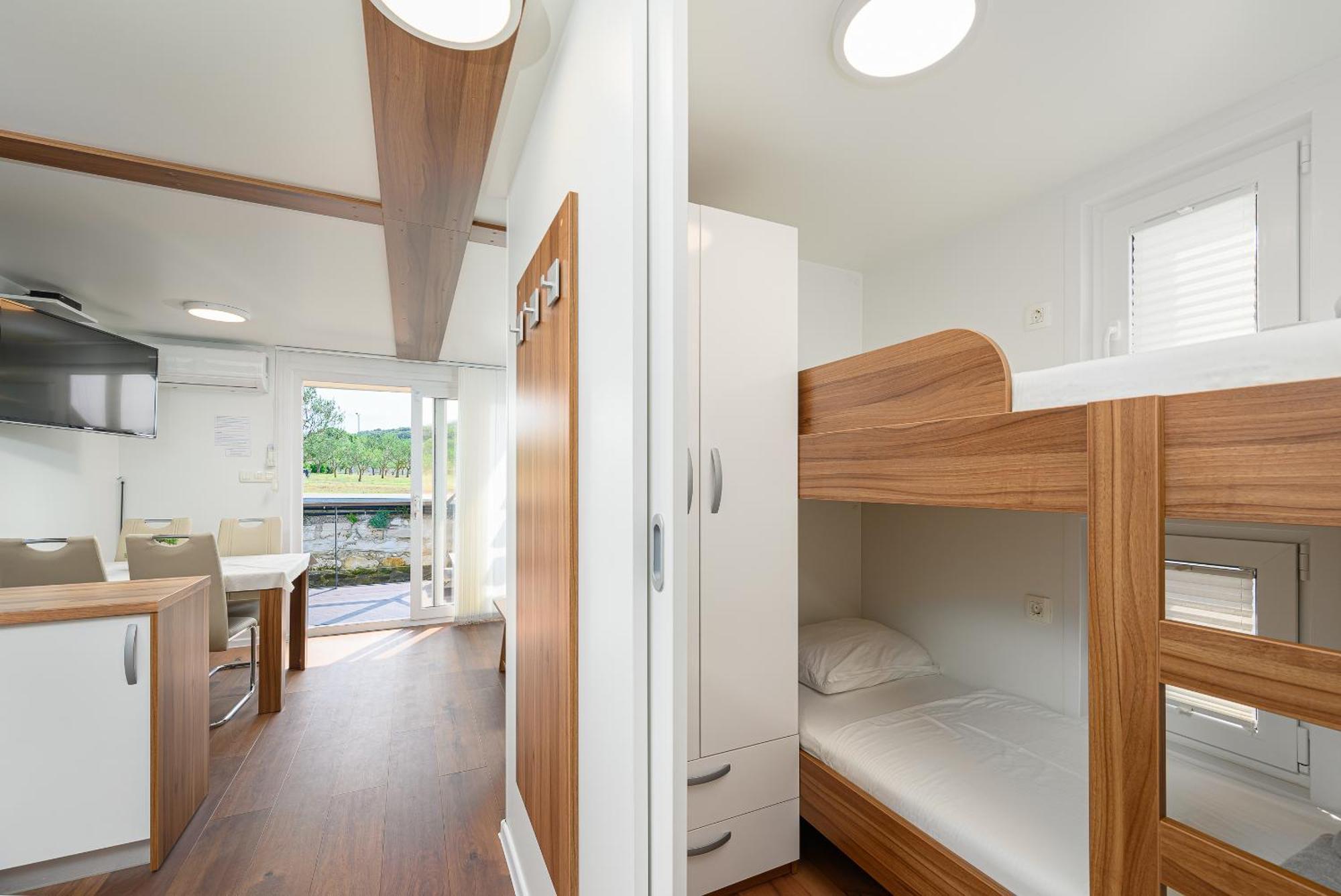 House Boat - Floating House Sofia Ξενοδοχείο Πούλα Εξωτερικό φωτογραφία