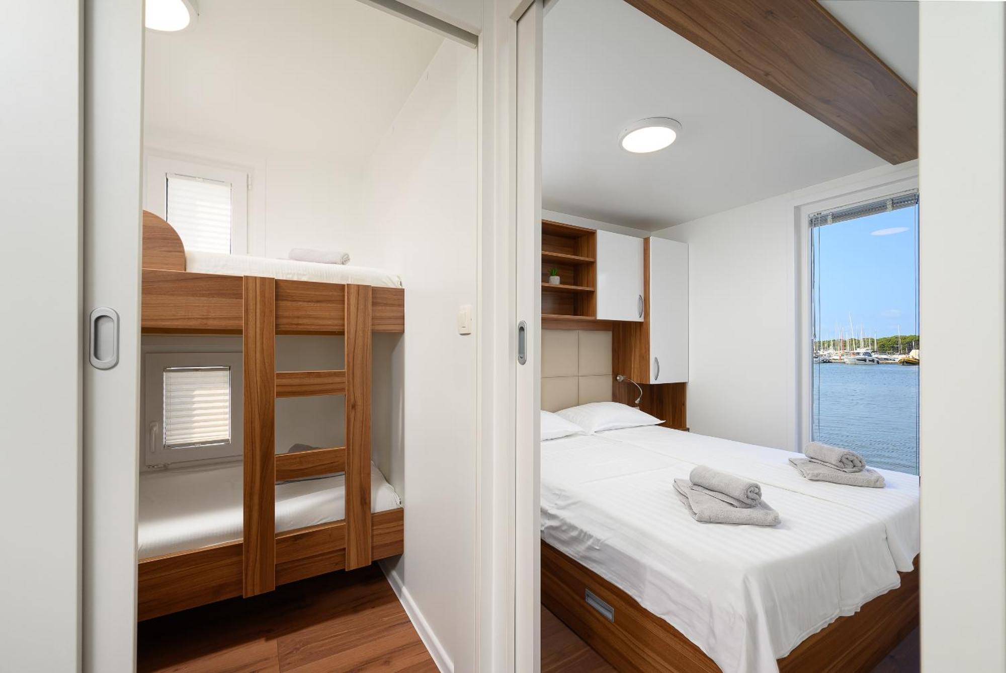 House Boat - Floating House Sofia Ξενοδοχείο Πούλα Εξωτερικό φωτογραφία
